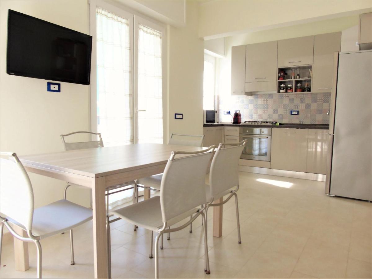 Pietra Home, Posto Auto, Ac ,Wifi, 150Mt Dal Mare Пьетра-Лигуре Экстерьер фото