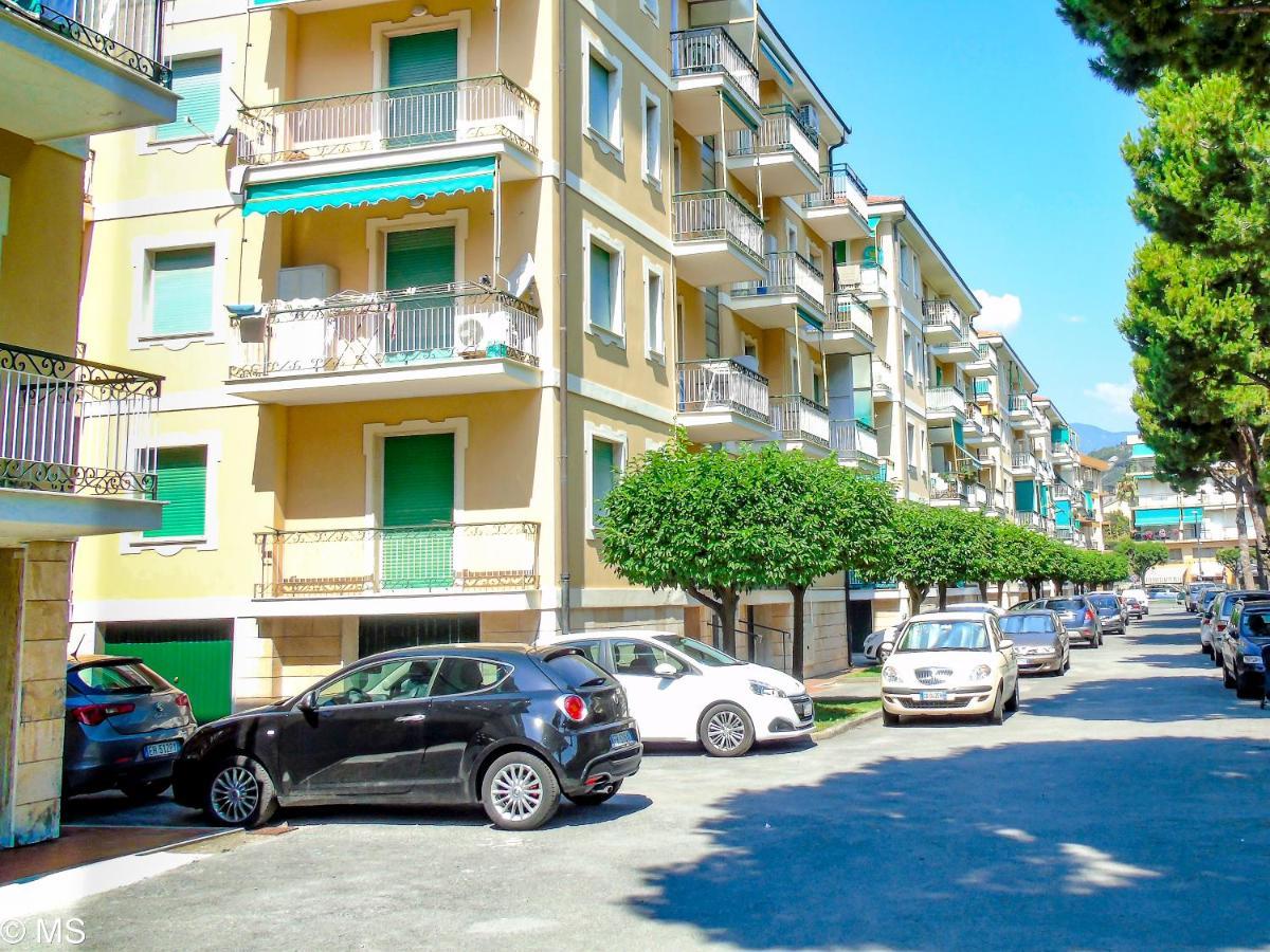 Pietra Home, Posto Auto, Ac ,Wifi, 150Mt Dal Mare Пьетра-Лигуре Экстерьер фото