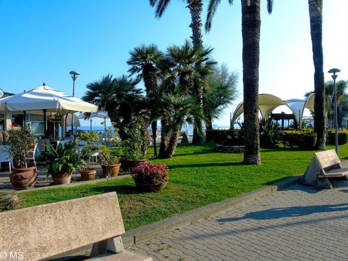 Pietra Home, Posto Auto, Ac ,Wifi, 150Mt Dal Mare Пьетра-Лигуре Экстерьер фото