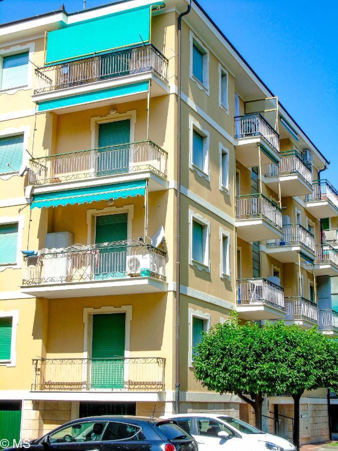 Pietra Home, Posto Auto, Ac ,Wifi, 150Mt Dal Mare Пьетра-Лигуре Экстерьер фото